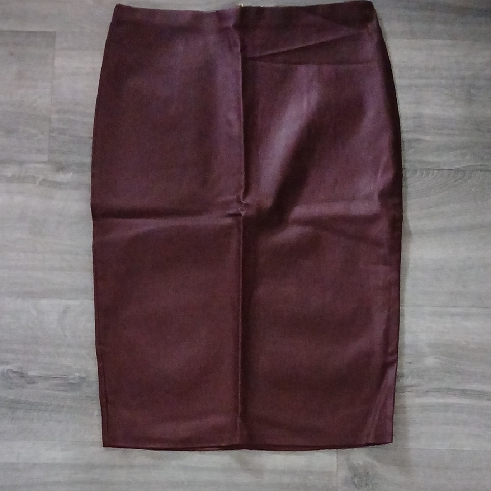 Iris Basic Deep Burgundy Pencil Skirt
